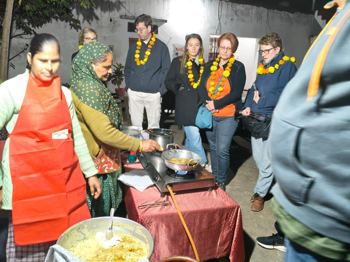 Food & Drinks