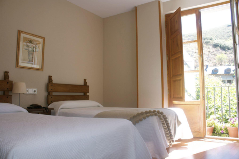 Bedroom 4, Hostal El Palacio, León