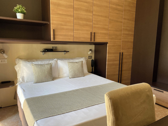Bedroom 3, Hotel Golf, Rimini