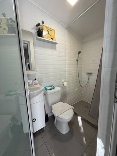 Bathroom 3, Robert Local Social Restaurant & Accomodation, Harsova