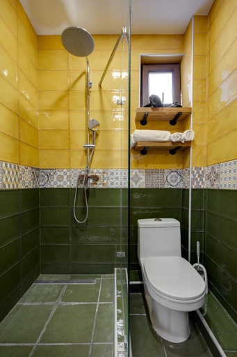 Bathroom 3, Lost Ridge Inn, Brewery & Ranch, Signagi