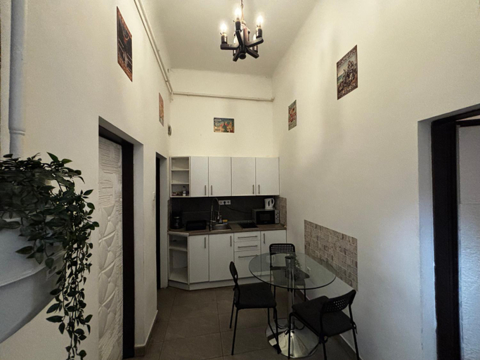Others 4, Michael Apartment with 2 Rooms near Gozsdu udvar, Budapesti
