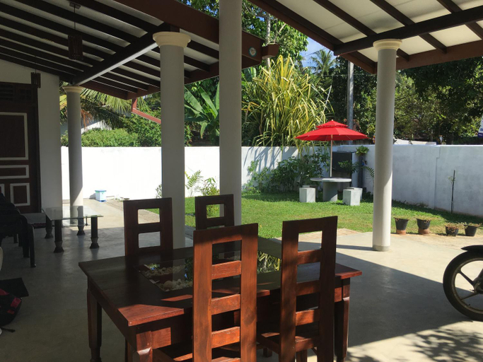 Food & Drinks, Villa N, Habaraduwa