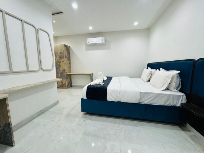 Room 4, The 5 Story, Hyderabad