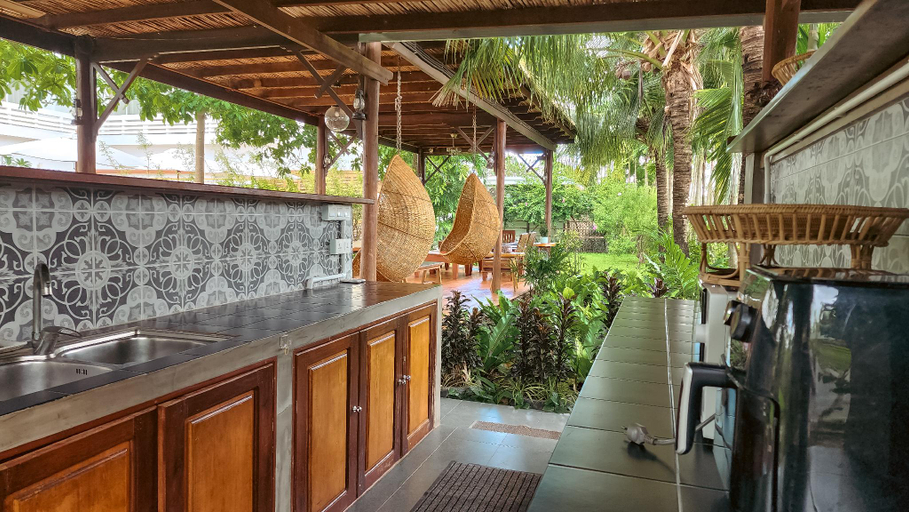 Food & Drinks, Colonial Estate, 12BR, Sleeps up to 32, Siem Reap