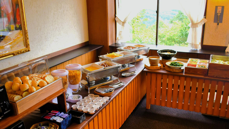 Others 4, Hotel Villa MontSaint, Gujō