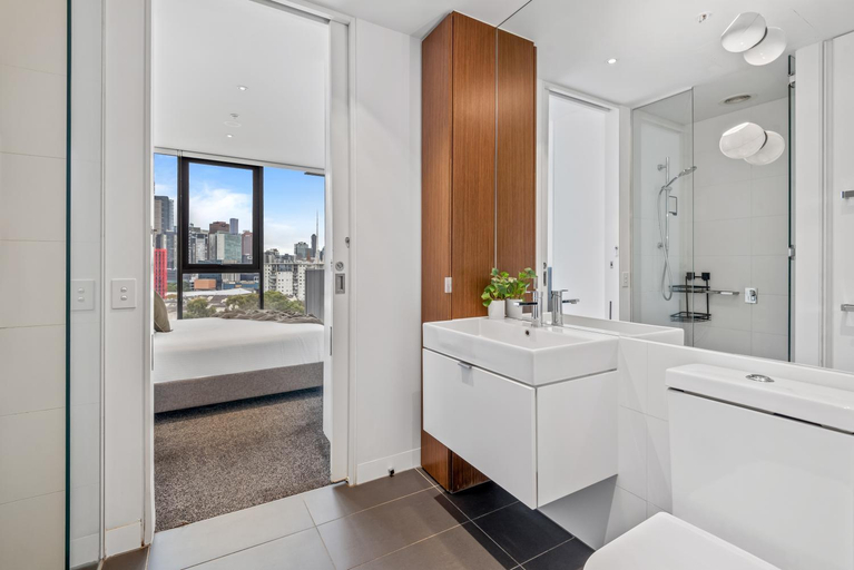 Bathroom, Complete Host Guilfoyle Apartments, Melbourne