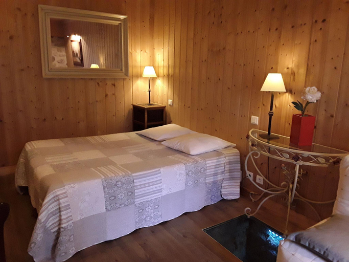 Bedroom 2, L'AUBERGE CHEZ LEON, Haute-Loire