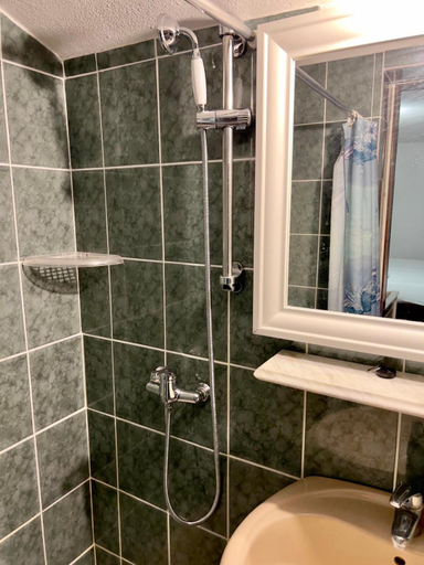 Bathroom 2, Apartments Lucy, Milna