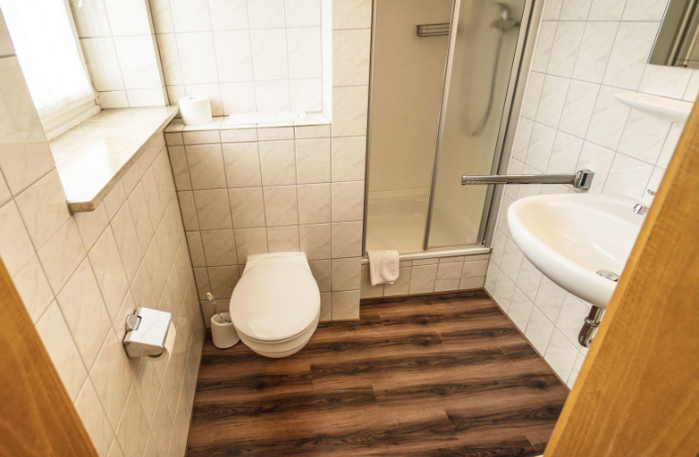 Bathroom 3, Hohenester Gasthaus & Hotel, Dachau