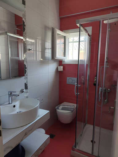 Bathroom 3, Grivas Apartments, Epirus
