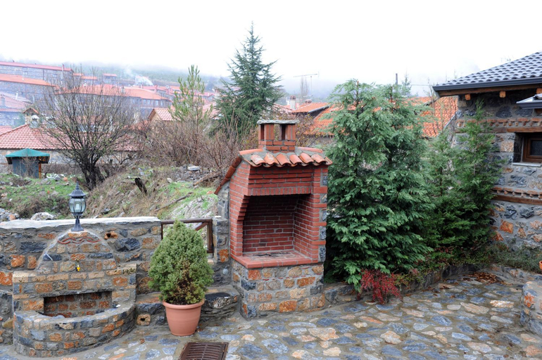 Others 4, Petrogonima, Central Macedonia