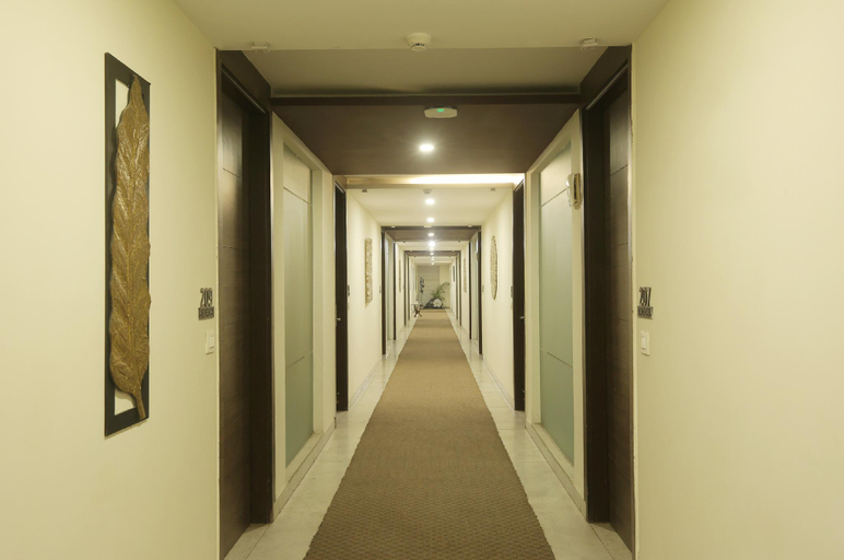 Public Area 2, Hotel Oxmo Delhi Airport , Delhi