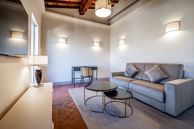 Living area 3, YiD Four suites Ognissanti, Florence
