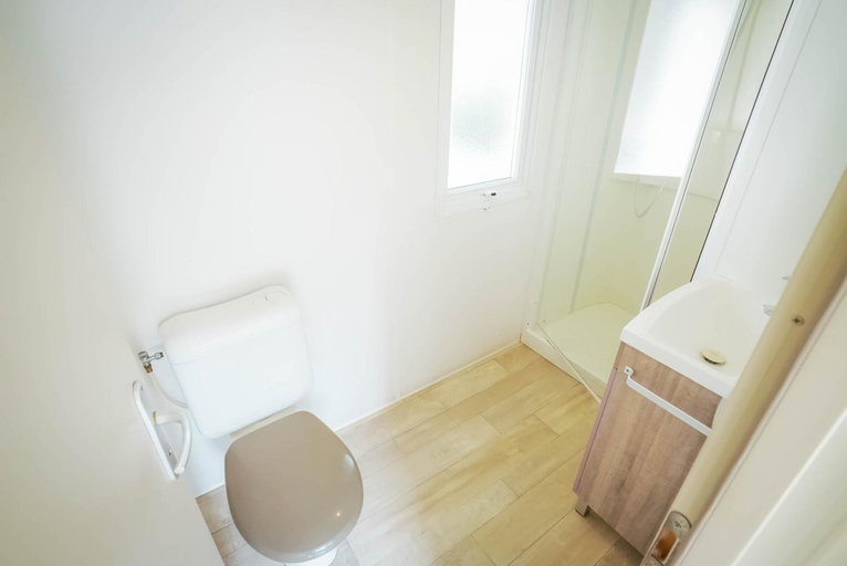 Bathroom 4, Happy Camp mobile homes in Camping Village La Masseria, Lecce