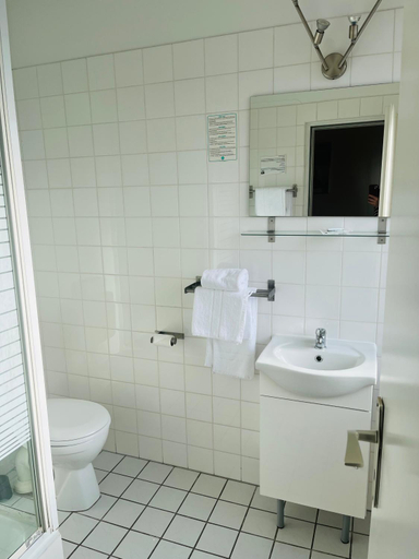 Bathroom 4, Hotel Westend, Köln