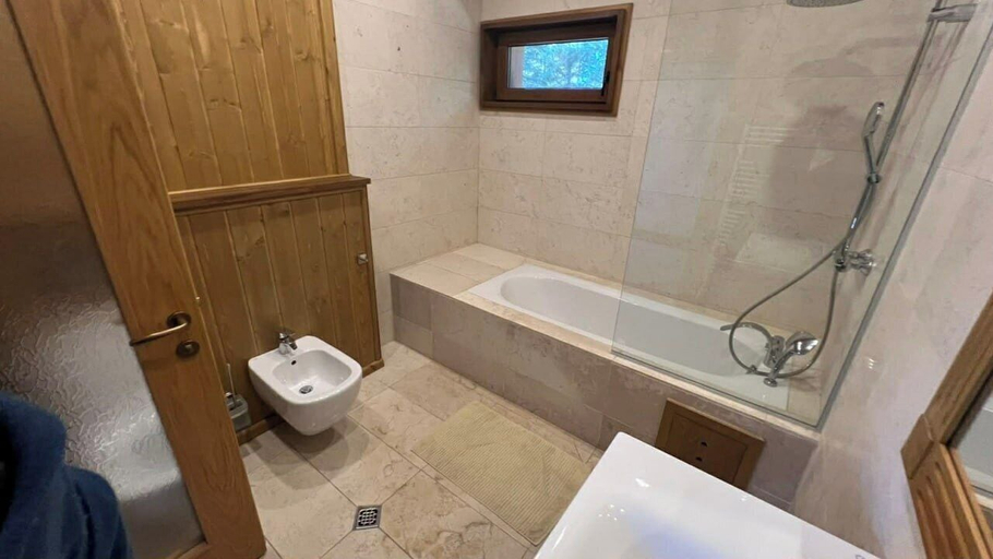 Bathroom 4, Pirin Golf Villas, Razlog