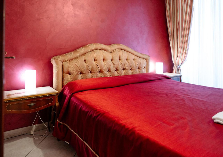 Bedroom 2, Spartacus, Caserta