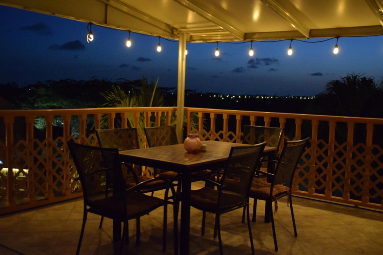 Food & Drinks 5, La Felicidad Aruba