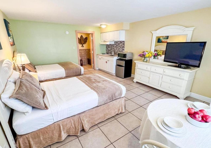 Bedroom 2, Aqua Beach Hotel, Cape May