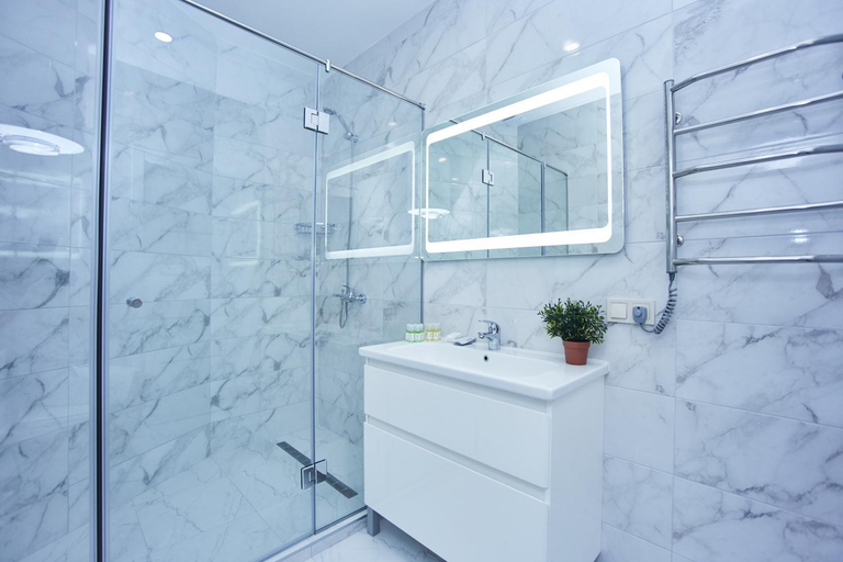 Bathroom 2, Panoramic Plaza Apartments, Odes'ka