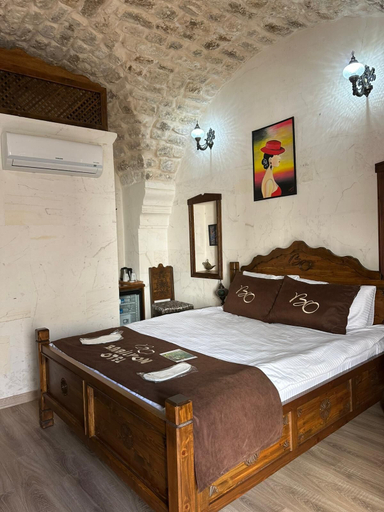 Room 2, Babilyon Otel, Merkez
