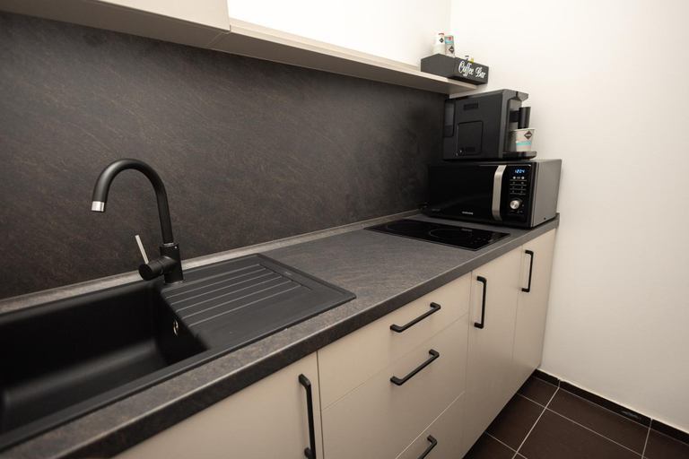 Others 4, Apartmany na Baste, Levice