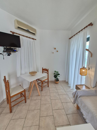Bedroom 2, Koukounari Apartments, Attica