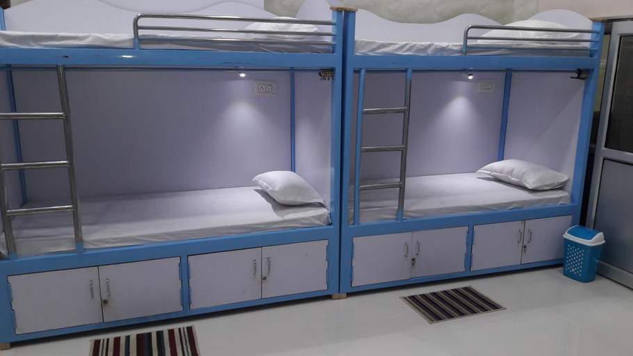 Bedroom 4, C N Comforts Hotel & Dormitory, Lucknow