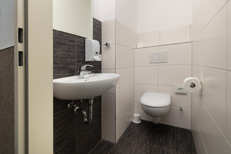 Bathroom 2, Jugendherberge Klipper Norderney, Aurich