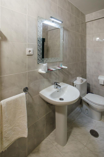 Bathroom 5, Hostal La Pastora, Ávila