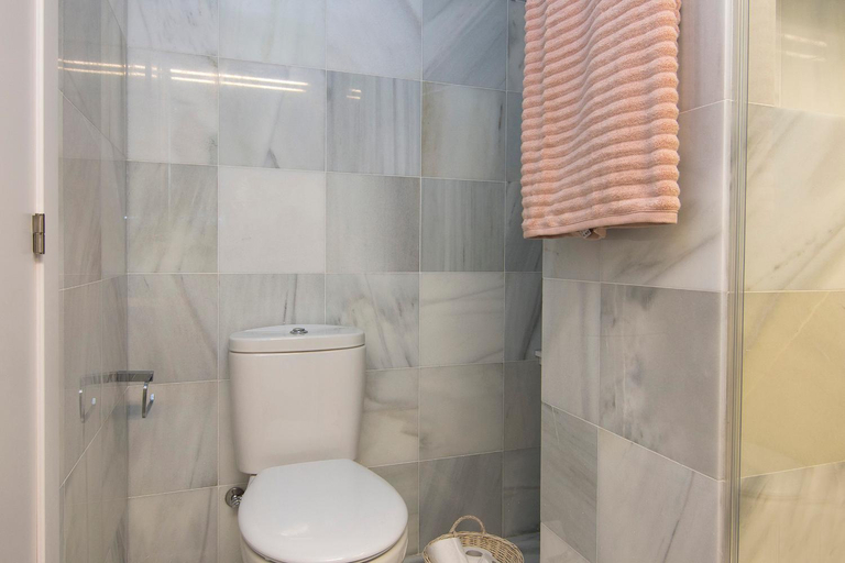Bathroom 2, Chezmoihomes Duplex Penthouse with Swimming Pool, Granada