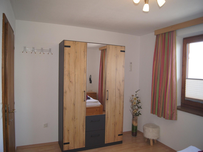 3, Holiday Apartment Near ski Area, Schwaz