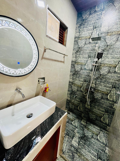 Bathroom 3, Maleesha Homestay, Ella