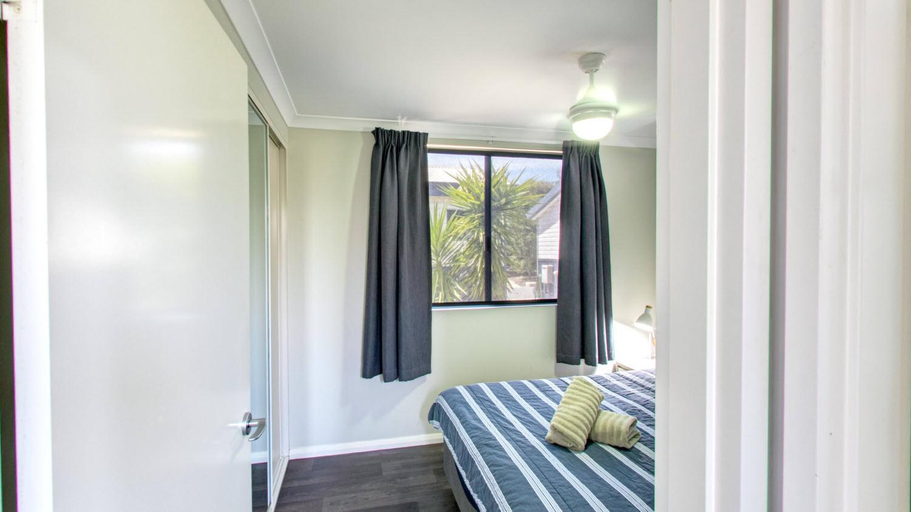 Bedroom 2, BIG4 Bunbury Riverside Holiday Park, Dardanup