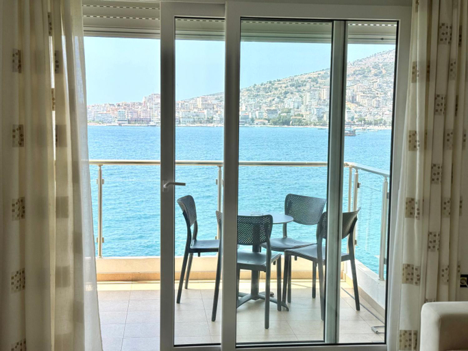 Others 4, Gregor Apartments, Sarandës
