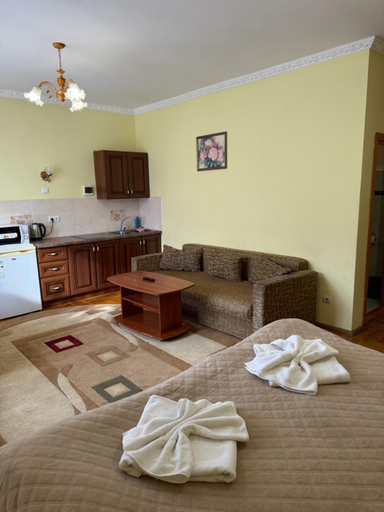 Bedroom 2, Hercules, Drohobyts'ka