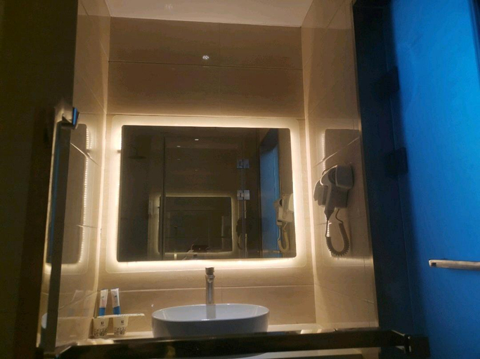 Bathroom 4, 7 Days Inn·Xiaoyi People Hospital, Luliang