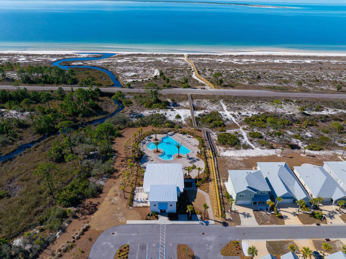 Exterior & Views 2, Shell Yeah, Gulf