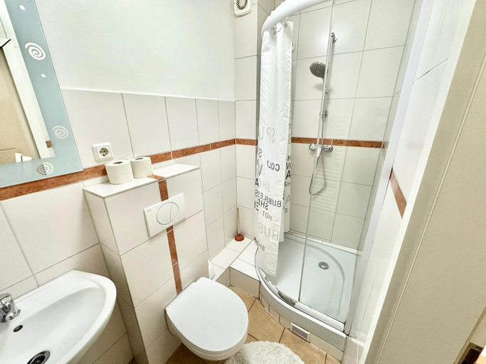 Bathroom 2, Workers Apartment Troisdorf Spich, Rhein-Sieg-Kreis