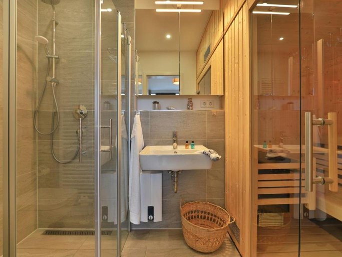Bathroom, Ohlerich Speicher App_ 44, Nordwestmecklenburg