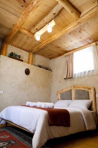 Room 2, Hacarat Guest House