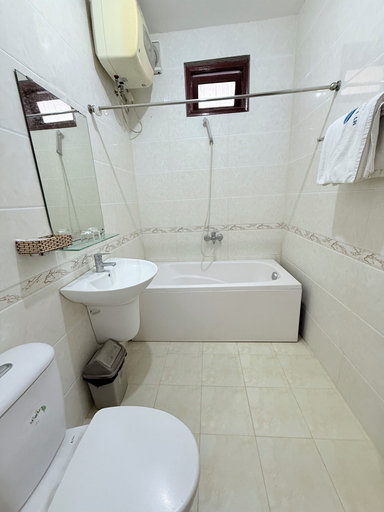 Bathroom 3, My Khe Beach Hotel, Da Nang