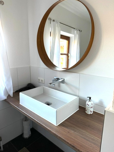 Bathroom 3, Apartmenthaus Der Johanneshof - tolle Lage nah am See, Miesbach