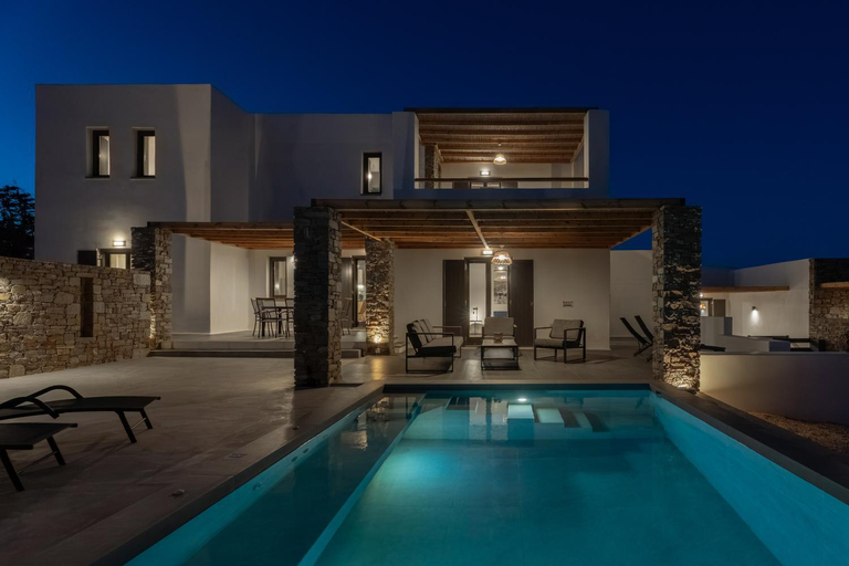 Sport & Beauty 2, Vastblue of Paros, South Aegean