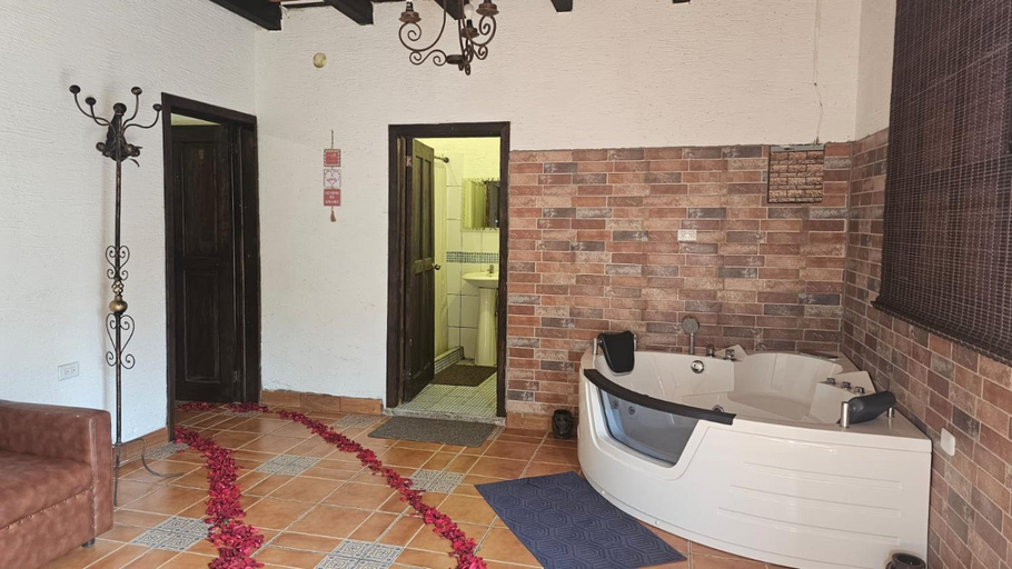 Bathroom, Hotel El Mirador Anexo 1, Santa Lucía Milpas Altas