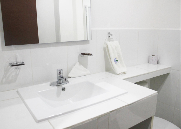 Bathroom 3, BB INN, Compostela