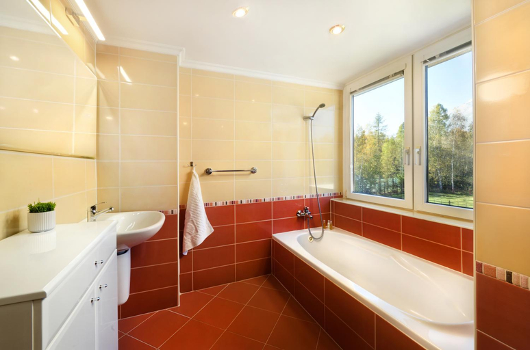 Bathroom 2, Hotel Academia, Kežmarok
