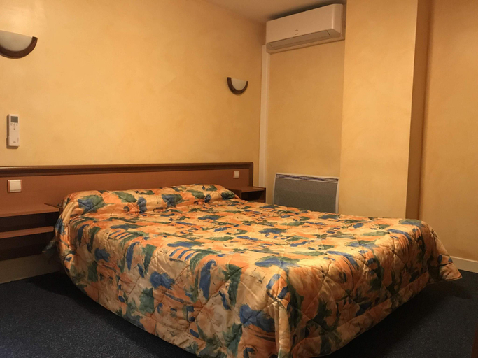 Bedroom 2, Chez Michel, Pyrénées-Atlantiques