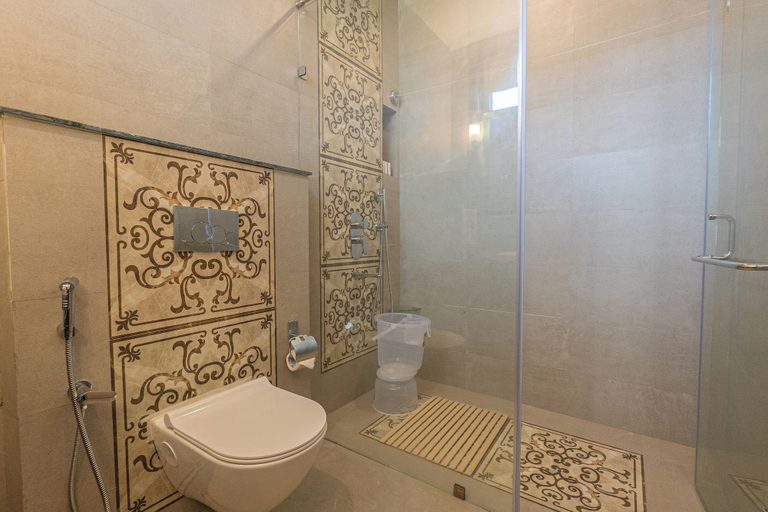 Bathroom, Trideus The Wild Fraser Corbett, Nainital